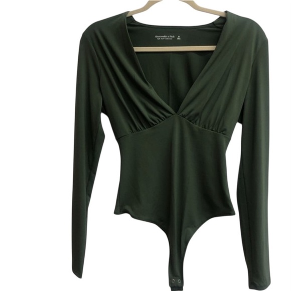 Abercrombie & Fitch Forest Green V-Neck Bodysuit Soft collection - Picture 1 of 4
